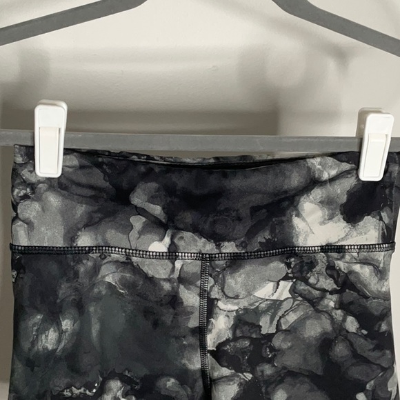 Girl’s Old Navy Active Shorts Size Large (10-12) - Picture 3 of 7